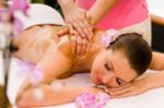 Wassana Thai Wellness Massage mit Öl oder Aroma-Öl